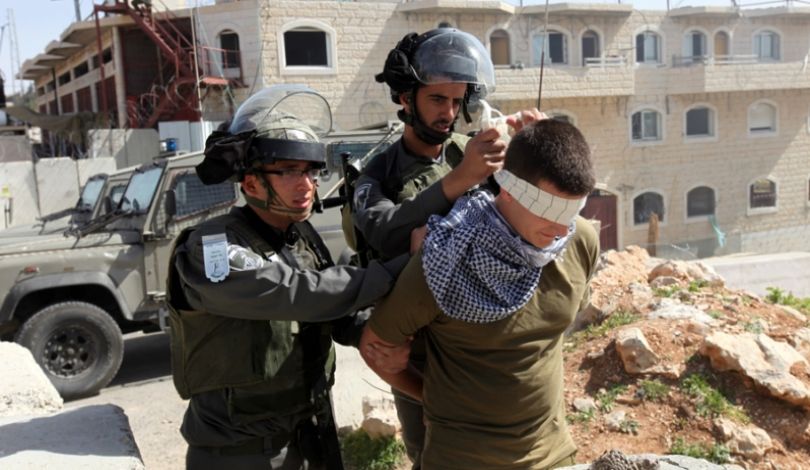 الاحتلال الصهيوني يعتقل 10 فلسطينيين بالضفة الغربية