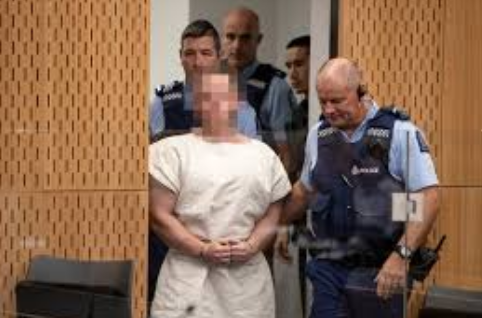 "إرهابي نيوزيلندا" يقرر الدفاع عن نفسه بلا محام