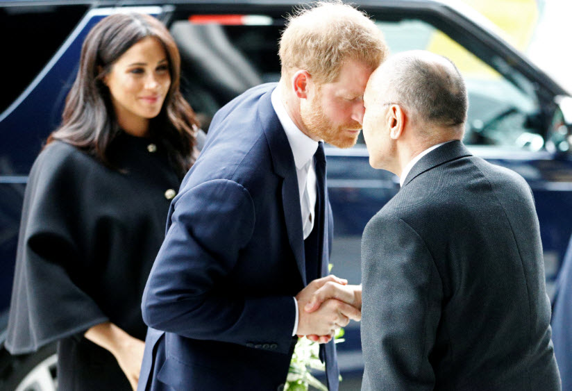 الأمير هاري وقرينته يقدمان العزاء بضحايا نيوزلندا