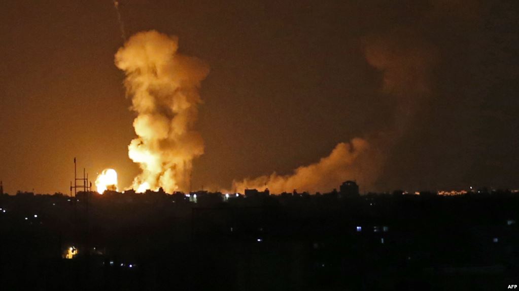 ثلاثة جرحى بقصف طائرات الاحتلال وسط غزة