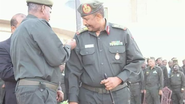 من هو رئيس المجلس العسكري السوداني الجديد عبد الفتاح البرهان