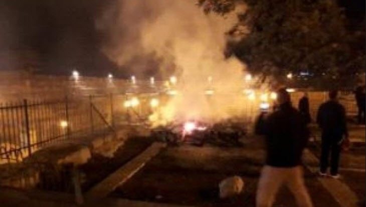 أوقاف الأقصى: حريق المسجد المرواني سببه عبث الفتيان في المنطقة