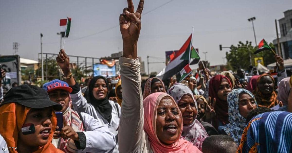 الآلاف يتدفقون على الاعتصام أمام مقر الجيش السوداني