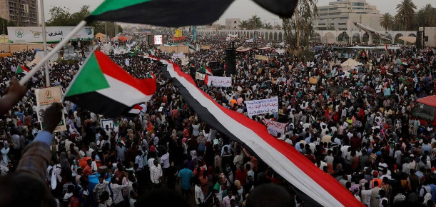 السودان.. تجمع المهنيين يعلن موعد تشكيل مجلس سيادي مدني