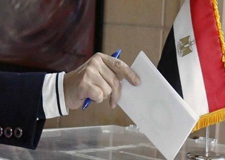 المصريون يصوتون لليوم الثاني في استفتاء التعديلات الدستورية