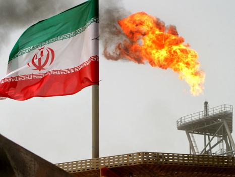برنت يقفز3% لـ74 دولارا مع ترقب إنهاء إعفاءات نفط إيران