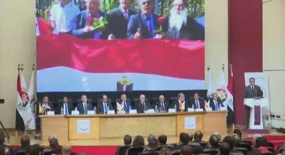 مصر تقر التعديلات الدستورية بموافقة 88.83 بالمئة من المصوتين
