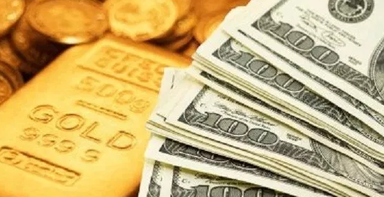 الذهب قرب أقل مستوى في ظل قوة الدولار