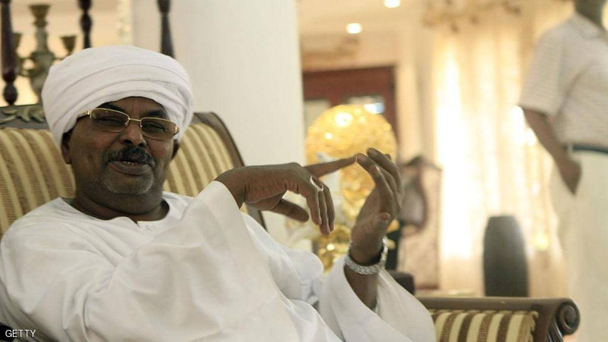 السودان.. حرس قوش يمنع القبض عليه ويشهر السلاح