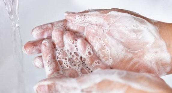 الأيدي مصدر انتقال الأمراض.. 6 خطوات لغسل اليدين بطريقة صحيحة