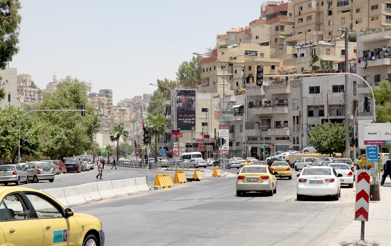 إغلاق شارع عمر مطر المحاذي لمبنى أمانة عمان وتحويل السير.. مصور 