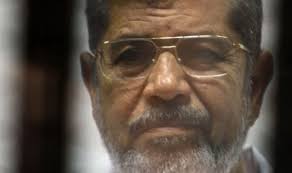 النيابة المصرية تعاين جثمان مرسي