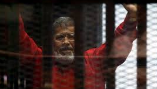 زوجة مرسي تكشف اللحظات الأخيرة قبل دفنه