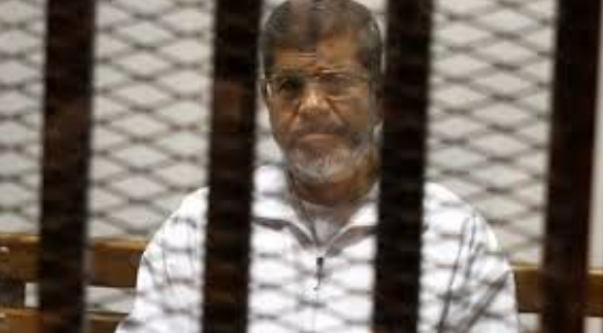 السلطة الفلسطينية تقرر منع فتح بيوت عزاء للرئيس محمد مرسي