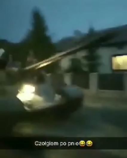 أوكرانيا.. رجل ثمل يقود دبابة ويرعب سكان مدينته!.. فيديو