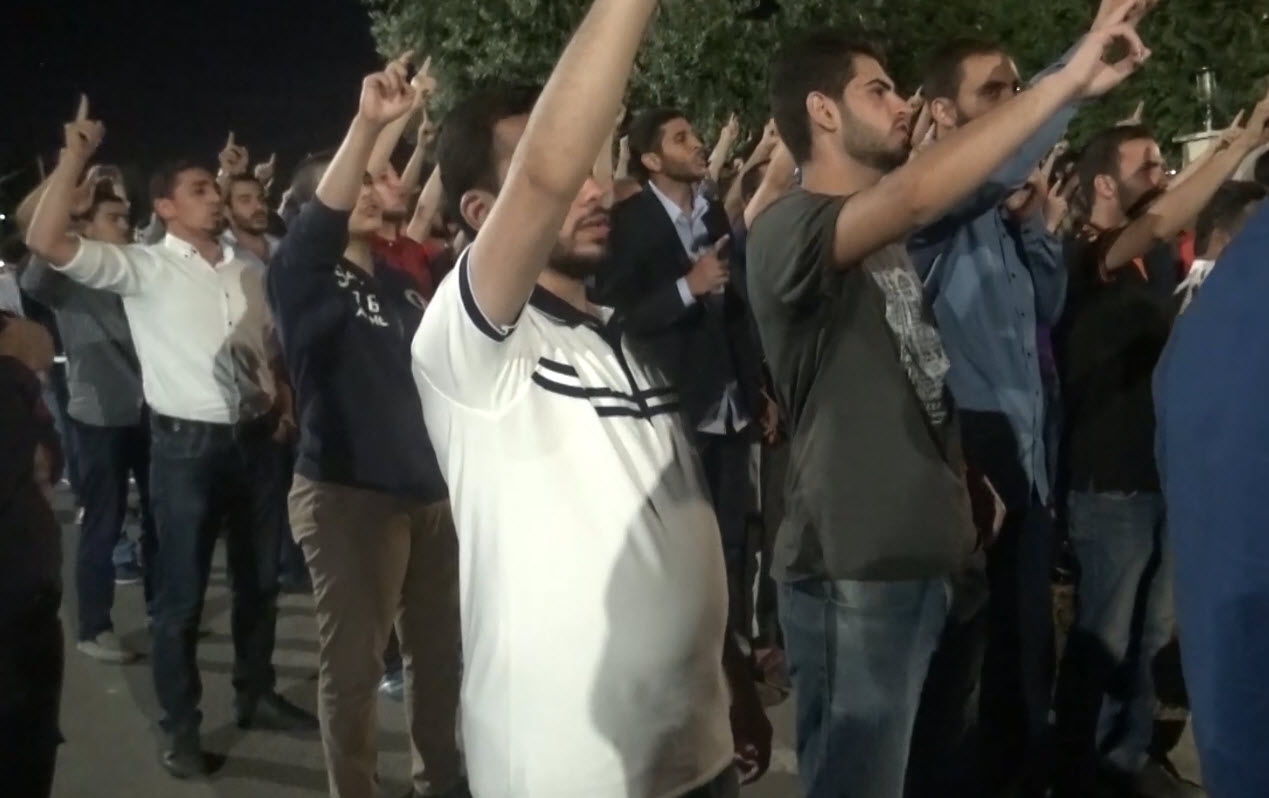  اردنيون يقيمون صلاة الغائب على روح الرئيس المصري السابق مرسي – تقرير تلفزيوني