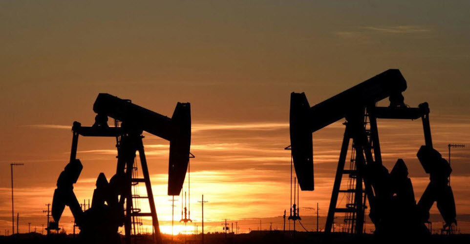 النفط ينخفض رغم العقوبات الأمريكية على إيران