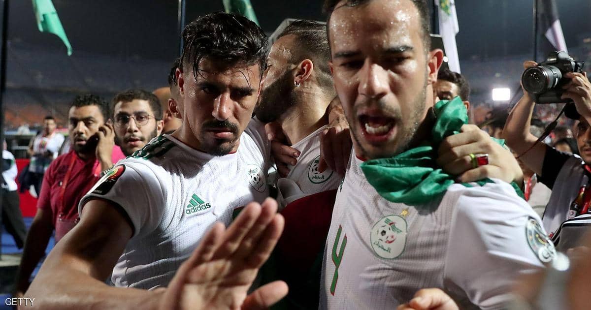 مصر ترحل مشجعين جزائريين بعد مباراة نصف نهائي أمم أفريقيا