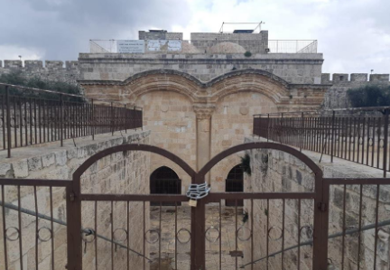 الاحتلال الصهيوني يقتحم مصلى باب الرحمة في الأقصى الشريف