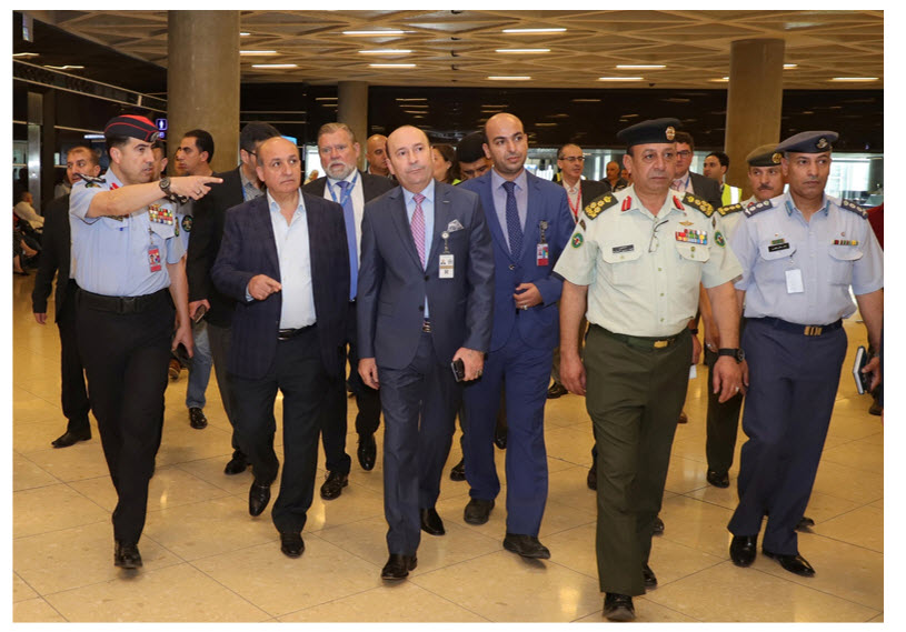 وزير النقل يطلع على مراحل تطور العمل في مطار الملكة علياء