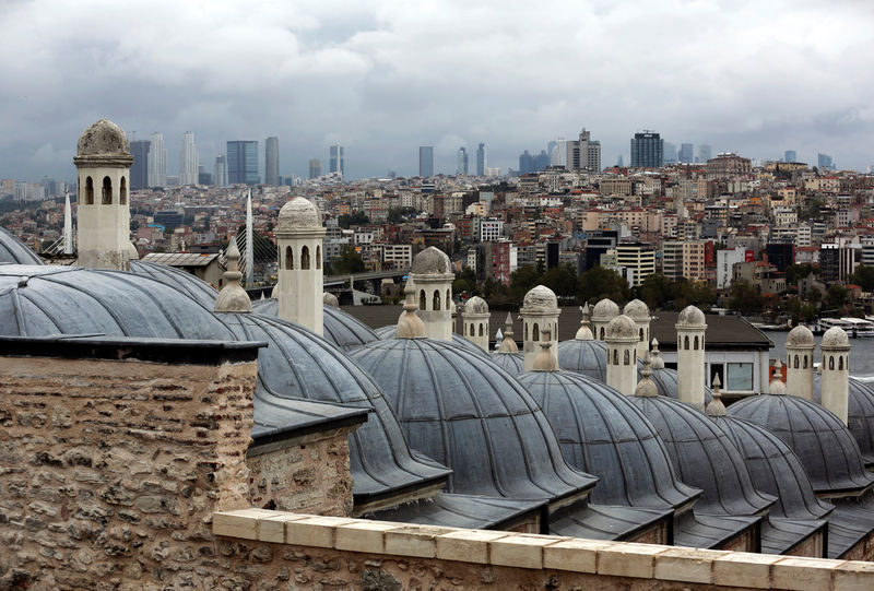 ميزان المعاملات الجارية التركي في 12 شهرا يحقق فائضا في يونيو لأول مرة في 17 عاما
