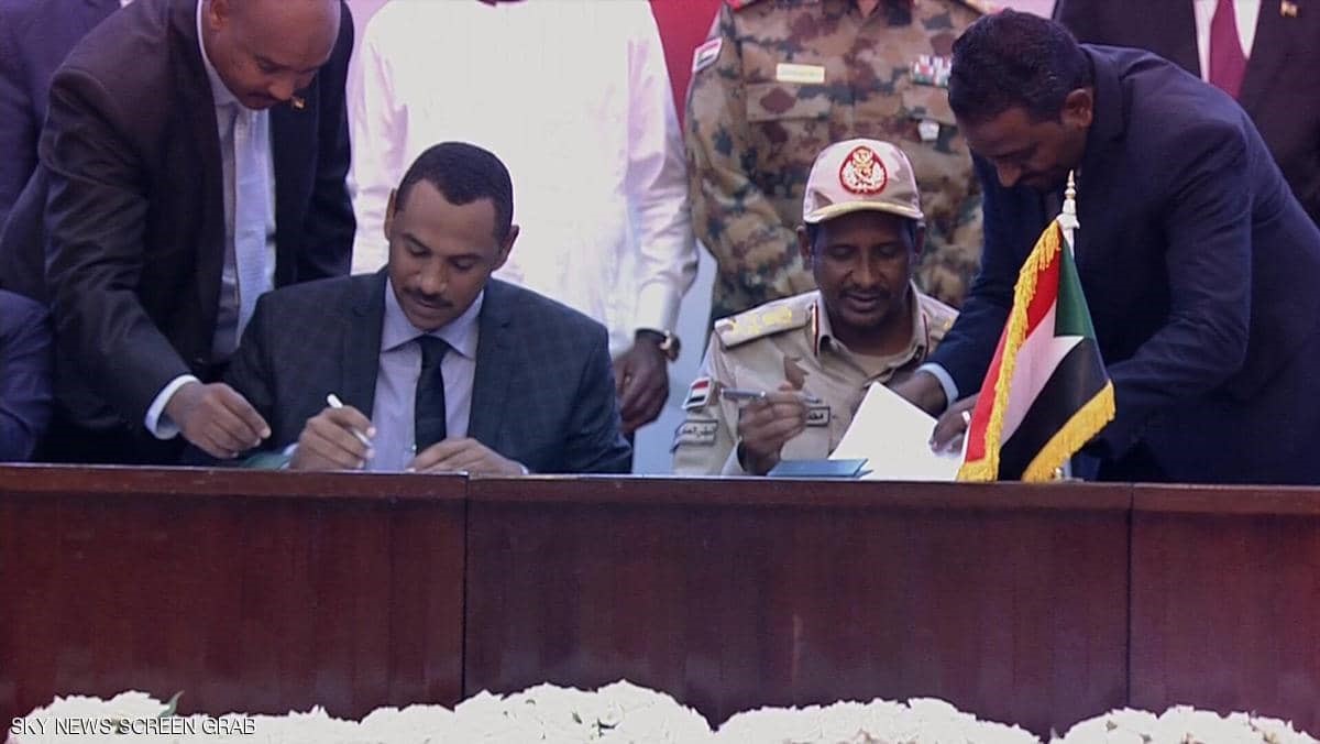 التوقيع النهائي على الإعلان الدستوري بين المجلس الانتقالي العسكري وقوى المعارضة في السودان