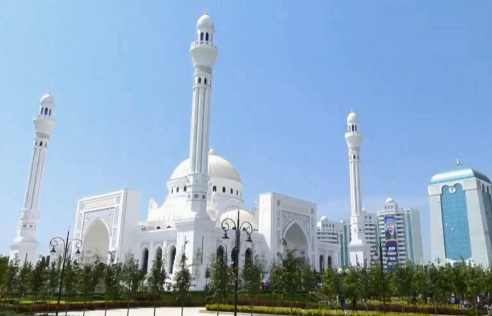 افتتاح مسجد "فخر المسلمين" في الشيشان الأكبر في أوروبا