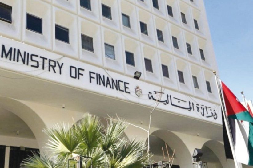وزارة المالية: 130 مليون دينار نقص الإيرادات بسبب التهريب