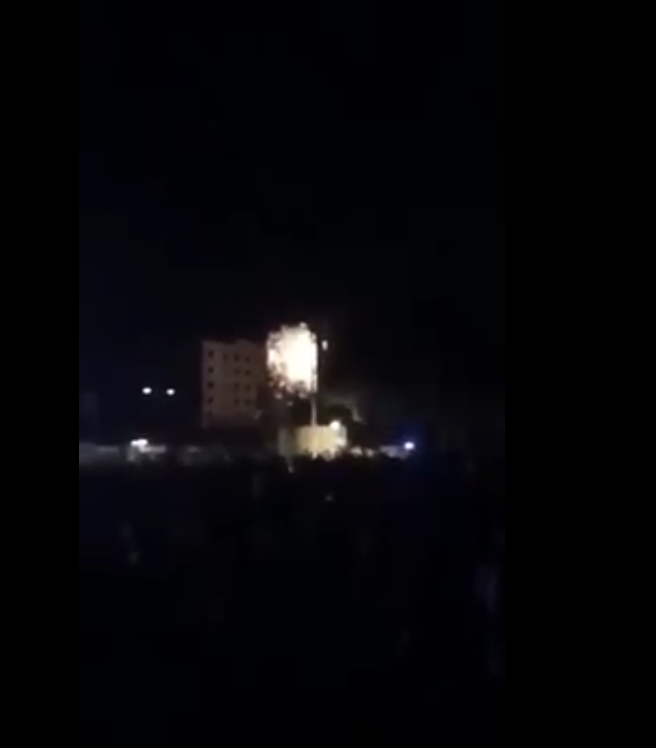 لحظة إصابة مبنى في مستوطنة "سديروت" بصاروخ – فيديو