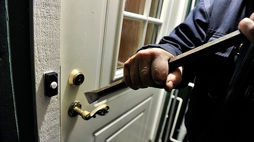 القبض على لصوص منازل في عمان والزرقاء