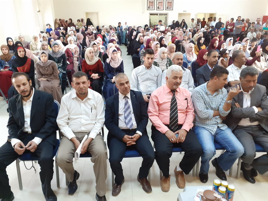 تكريم أوائل طلبة الثانوية العامة في مخيم جرش
