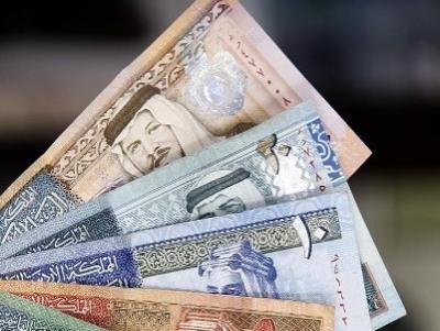 "الأمن" يكرم متقاعداً أعاد مبلغاً مالياً كبيراً