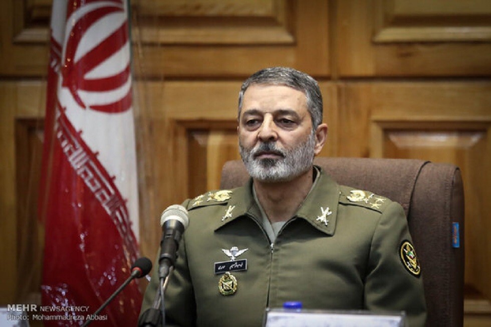 قائد الجيش الإيراني يحذر إسرائيل من التدخل في منطقة الخليج