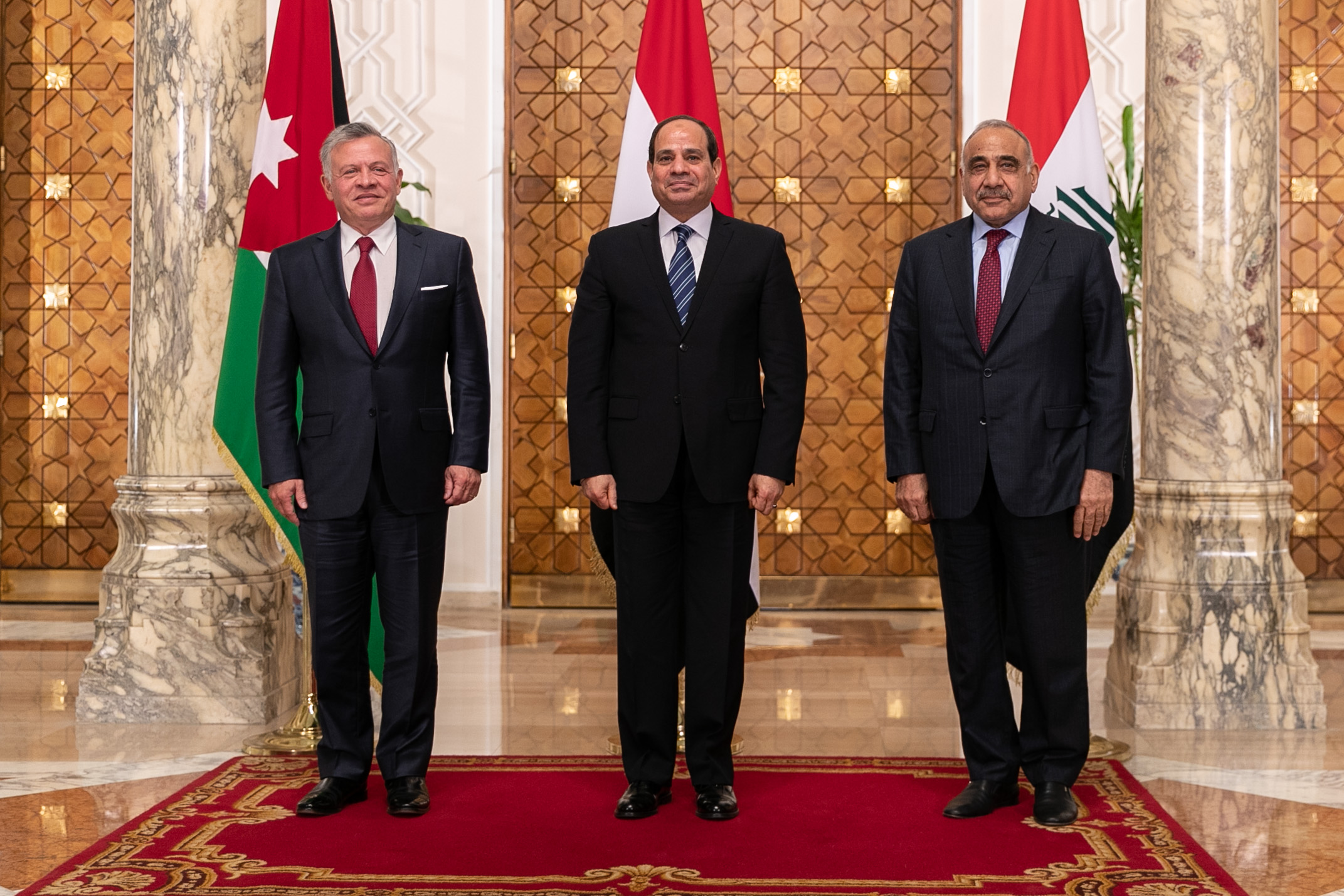 قمة تجمع جلالة الملك والسيسي والرئيس العراقي