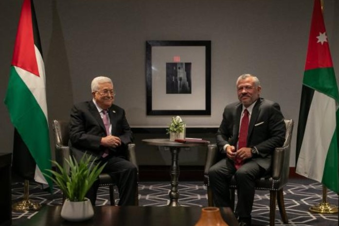 جلالة الملك لـ عباس: الأردن يقف بكل إمكاناته إلى جانب الفلسطينيين