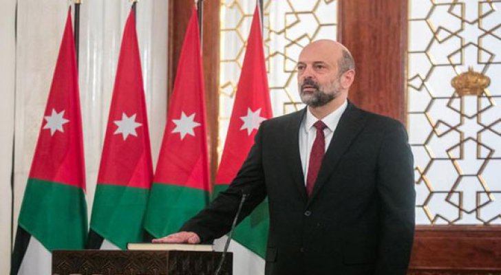 مراقبون يرجحون تعديلا وزاريا رابعا على حكومة الرزاز.. وسيناريوهات الرحيل مطروحة بقوة