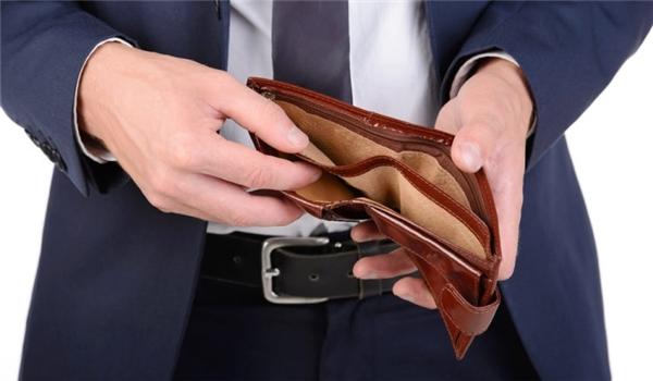 كيف يهدد الدَين العام الدول بالإفلاس؟
