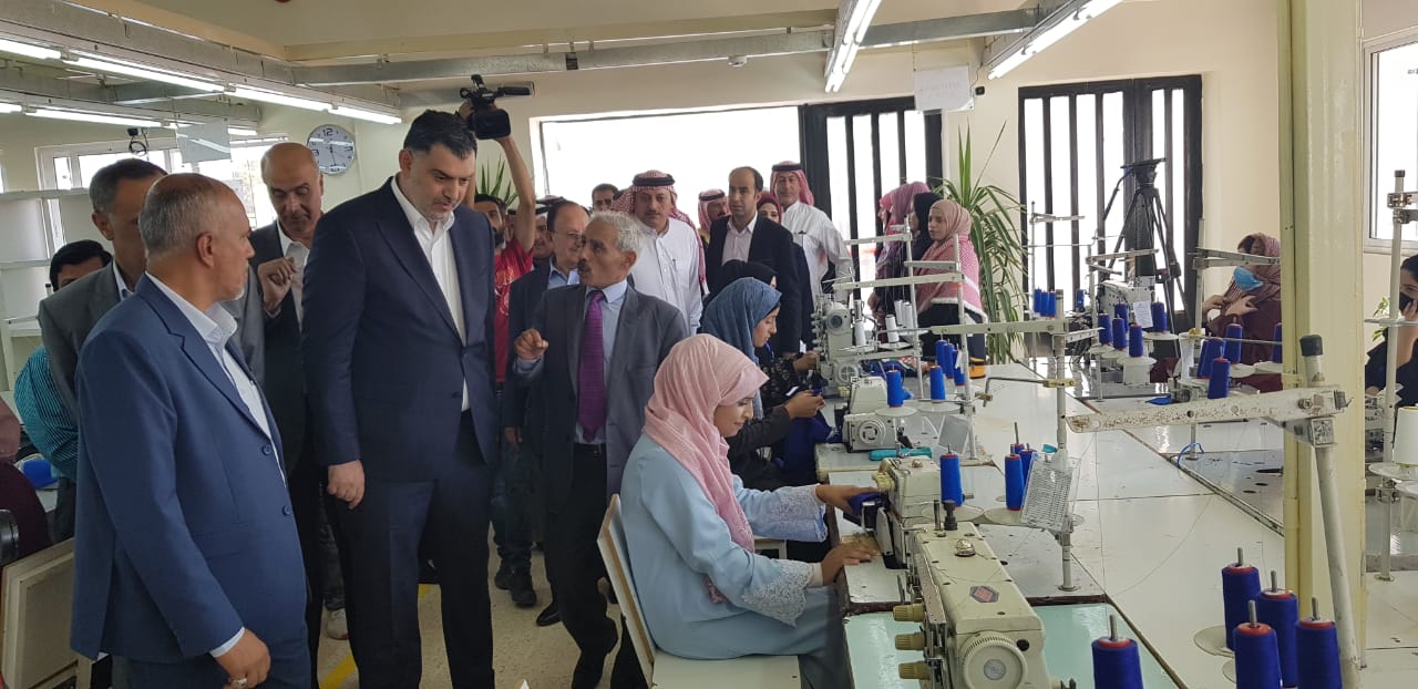 البطاينة يفتتح الفرع الانتاجي في سما السرحان.. مصور 