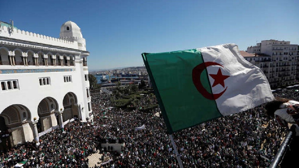 لاول مرة.. الجزائر تعتزم فرض ضريبة على الثروة والعقارات