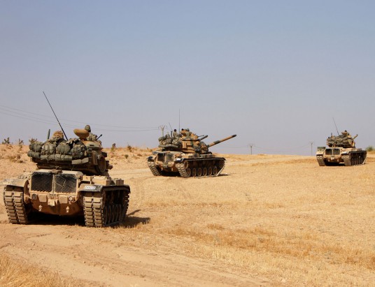 الأكراد يتهمون الجيش التركي بمواصلة استهداف شمال شرقي سوريا رغم الهدنة