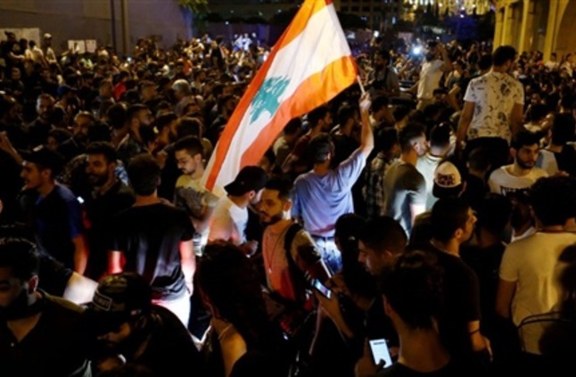 لبنان.. الاحتجاجات تنعكس سلبا على الوضع الاقتصادي