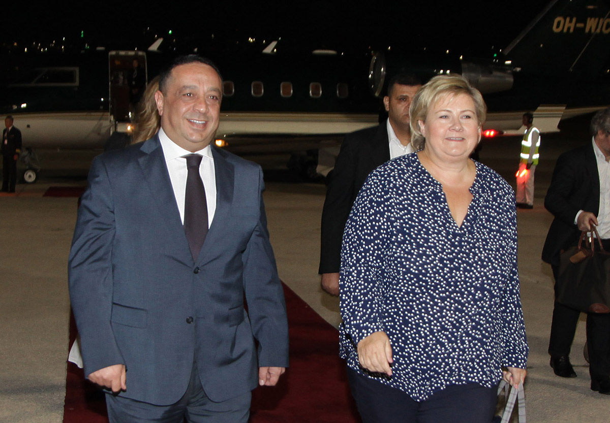 رئيسة وزراء النرويج تصل عمان في زيارة رسمية