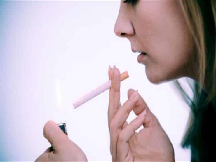 النساء يواجهن صعوبة في الإقلاع عن التدخين أكثر من الرجال