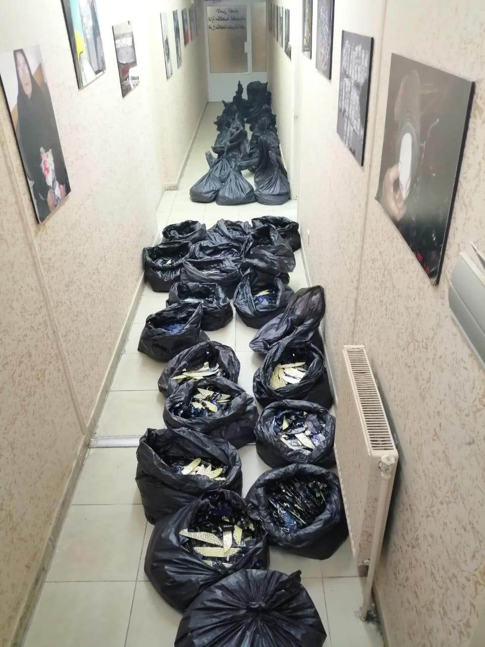 إحباط محاولة تهريب 2.6 مليون حبة مخدرة إلى إحدى دول الجوار.. مصور