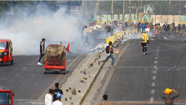   4 قتلى في بغداد بسبب "قنابل الغاز".. وإطلاق سراح 1600 متظاهر