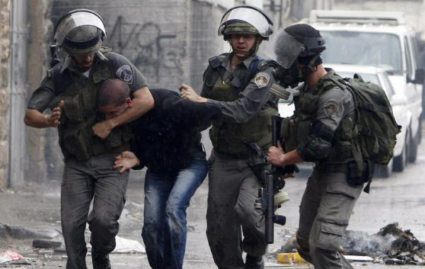 الاحتلال يعتقل مواطنين شرق بيت لحم