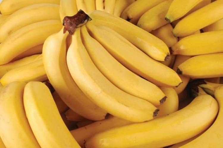 تجار الموز يلوحون بالتصعيد لمنع استيراد الموز العربي