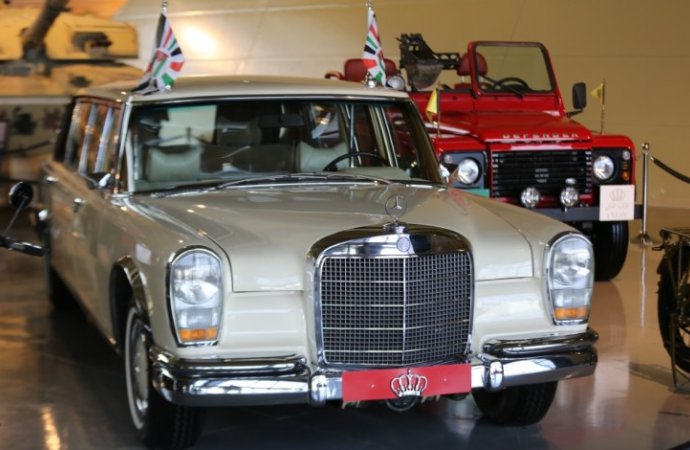 "السيارات الملكي" يقدم عروضاً للموكب الأحمر في ذكرى ميلاد الملك الحسين