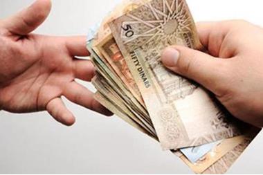 مصدر حكومي: زيادات على رواتب الموظفين ما بين 10 - 50 ديناراً