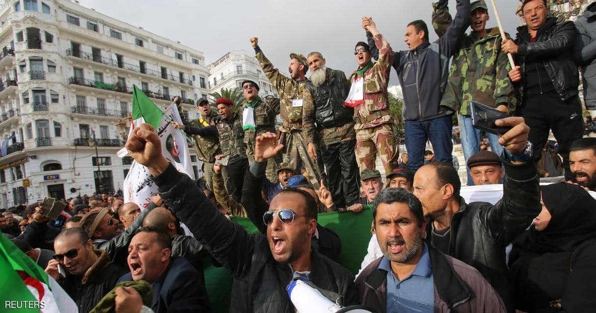 قبل يوم الانتخابات.. مظاهرات وتشديدات أمنية في الجزائر